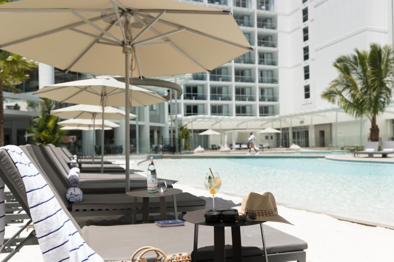 Готель Crystalbrook Riley Кернс Екстер'єр фото The pool at The Pearl