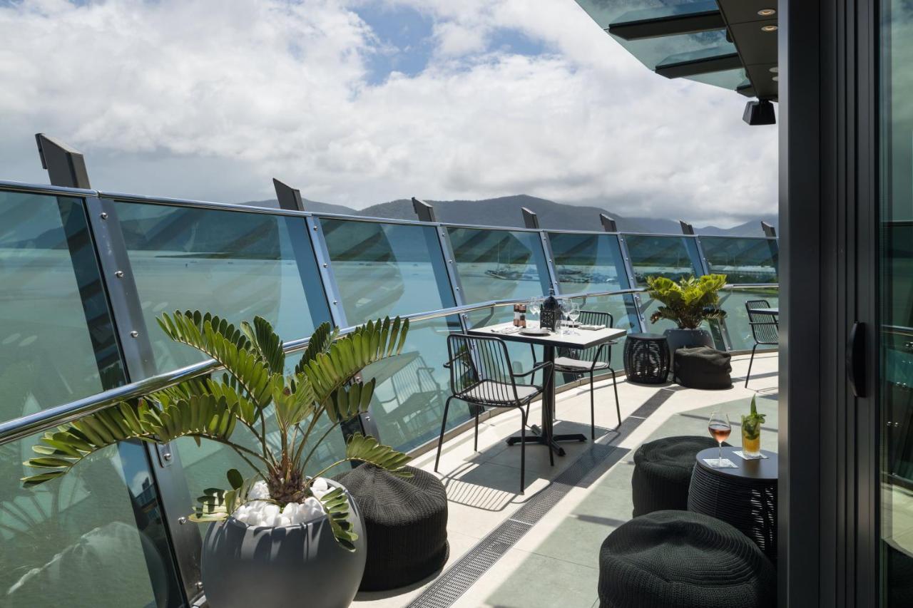Готель Crystalbrook Riley Кернс Екстер'єр фото Sky Bar